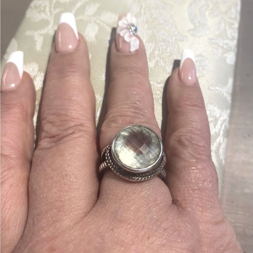 Light green gem stone peridot and silver ring